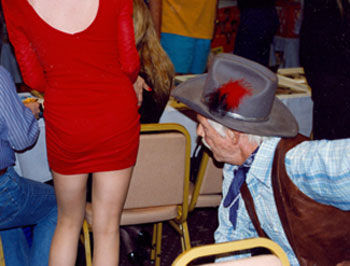 The star of TV’s “Broken Arrow”, John Lupton, seems more interested in things other than signing autographs at a Hollywood Collector’s Show in the ‘90s.