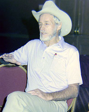 Guy Madison reminisces about “Wild Bill Hickok” at the Memphis Film Festival in 1985. (Thanx to Grady Franklin.)