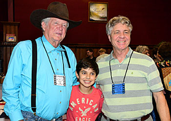 Don Colliers (“Outlaws”, “High Chaparral”) poses with festival attendees.