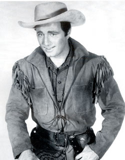 Scott Forbes as Jim Bowie.