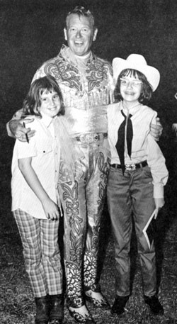 Rex Allen at the 101 Ranch Rodeo in Ponca City, OK in 1971. Shown here with Ellen Whall and Evelyn Galutia. 