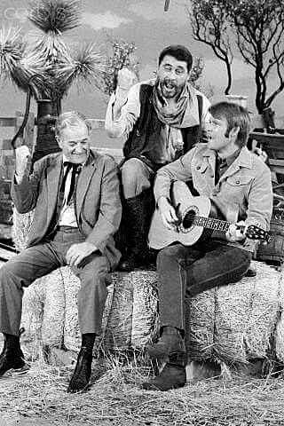 Doc (Milburn Stone) and Festus (Ken Curtis) join in the fun on 
“The Glen Campbell Show”. 