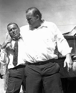 “Quite a difference in size!” Frank Sinatra and Dan Blocker on the set of 
"Lady in Cement" (‘68).