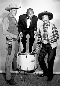 James Arness, Scatman Crothers on the “Red Skelton Chevy Special” in 1959.
(Thanx to Terry Cutts.) 