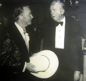 Roy Rogers speaks with Jimmy Stewart at the USO dinner mentioned in the above photo. (Thanx to Bobby Copeland.)