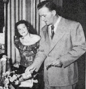 Jimmy and Inez Wakely at home in 1950. 
