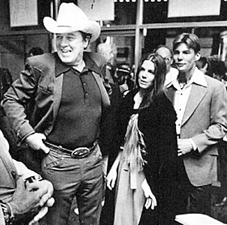 Ben Johnson, Candice Bergen and Jan-Michael Vincent at the premiere of “Bite the Bullet” in 1975. 