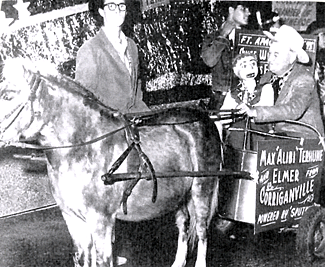 Max "Alibi" Terhune and Elmer at the Corriganville tourist attraction.