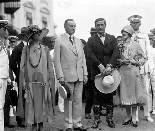 Tom Mix and his wife meet with President Calvin Coolidge and his wife in 1925. (Thanx to Bobby Copeland.)