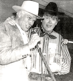 Kelo Henderson (“26 Men”) and Will Hutchins (“Sugarfoot”) at the 1993 Wild West Film Fest in Tuolumne County, CA.
