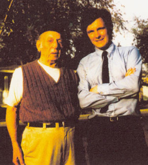 Raymond Hatton with WESTERN CLIPPINGS columnist John Brooker outside Hatton’s home in the ‘70s.
