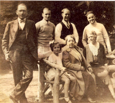 W. Franke Harling, wearing the beret, won the Academy Award for Musical Scoring for John Ford’s “Stagecoach” in 1940. He’s pictured here with his neice Fran O’Connor (seated left).