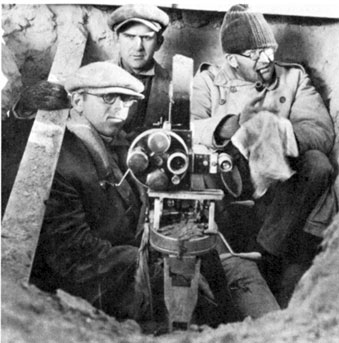 John Ford (right), directing a scene for “The Iron Horse” (‘24) starring George O’Brien.