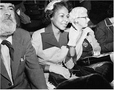 Gabby Hayes and Jackie Robinson’s wife Rachel watch the 1952 World Series between the Yankees and Dodgers. Gabby and Jackie were good friends. (Thanx to Bobby Copeland.)