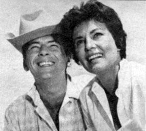 Bart “Maverick” Jack Kelly with his wife Donna in late 1958. She's also known as actress May Wynn. They were married October 14, 1956 but divorced October 19, 1964.