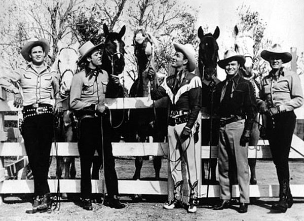 Sunset Carson, Allan Lane, Roy Rogers, Don Barry, Bob Livingston while making “Bells of Rosarita” (‘45 Republic). (Thanx to Jerry Whittington.)