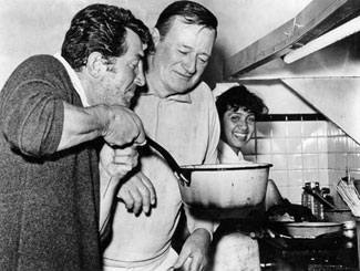 Dean Martin and John Wayne want to know ‘What’s for dinner?’ while filming “Sons of Katie Elder” (‘65). (Thanx to Bobby Copeland.)