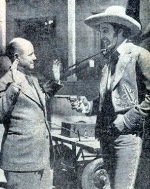 Mitchell Woodbury, TOLEDO (OH) BlADE theatrical editor, visited the 20th Century Fox lot in March 1940 and wandered onto the set of “Rogue of the Rio Grande” and ran afoul of Cesar Romero as the Cisco Kid.